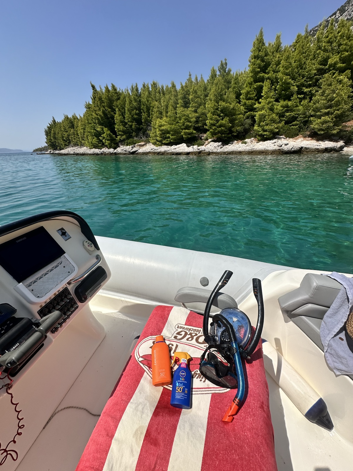 Sea day detail from an Omerta Sea charter